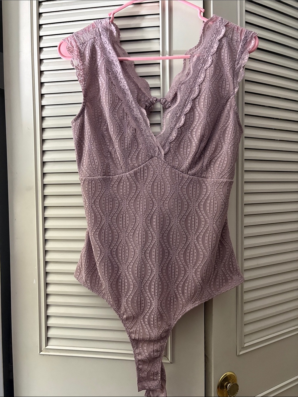 Mauve Lace-Trim Sleeveless Bodysuit